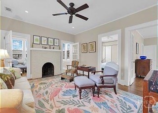 Photo - 309 E 34th St