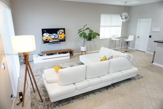 Photo - 878 Lavender Cir