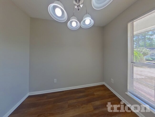 Photo - 108 Quinton Ln