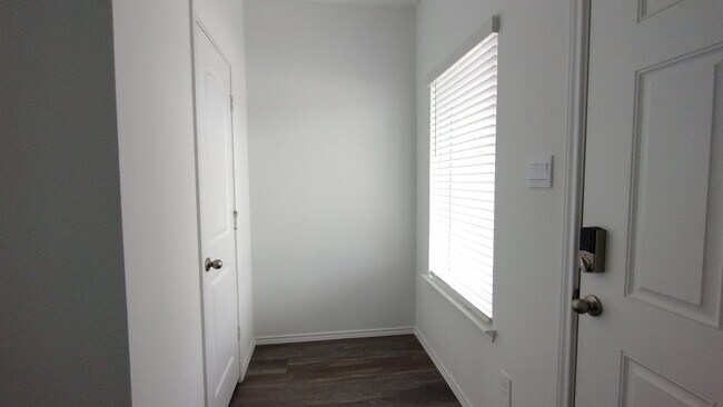 Building Photo - 24315 Saddlestone Green Dr