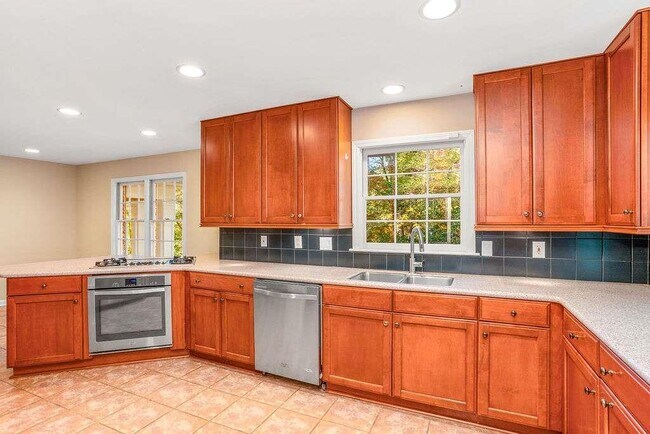 Photo - 3911 Ivy Rd NE