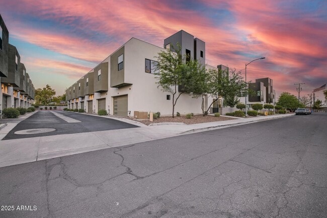 Photo - 5151 N 13th Pl
