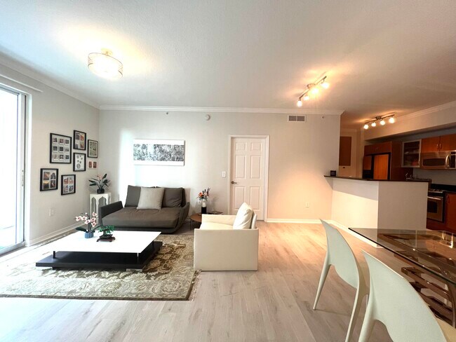 Photo - 806 E Windward Way Unidad 216