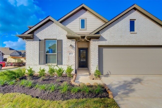 Building Photo - 3330 Meadknoll Ln