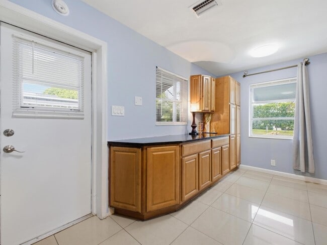 370 Orange Way