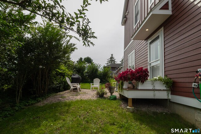 Photo - 77 Reeves Ave
