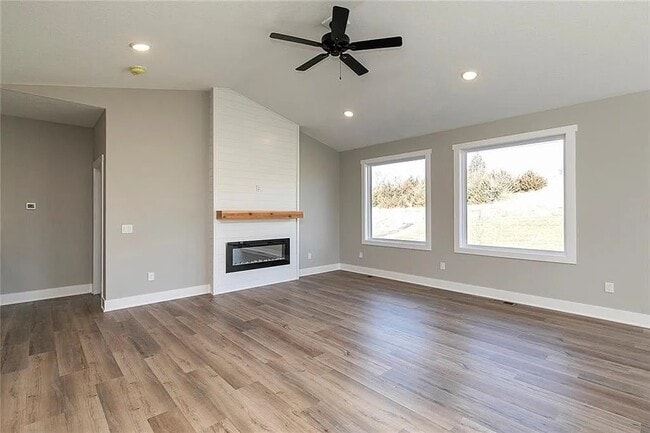 Photo - 529 Meadows Ct