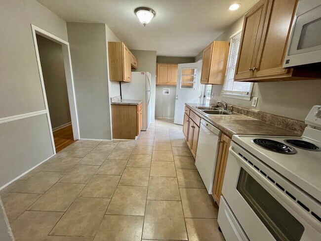 Photo - 3 Bedroom, 2 Bath Ranch located in Guilfor...