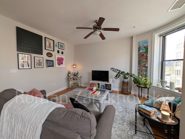 Photo - 7 Sutherland Rd Unit 201