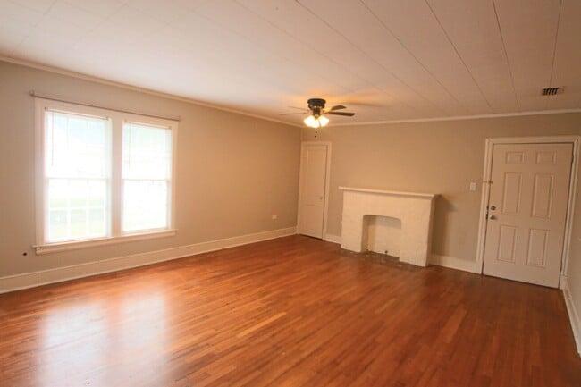 Photo - Rowland Duplex 130/130 1/2 *LEASE UP* Unit 130 1/2