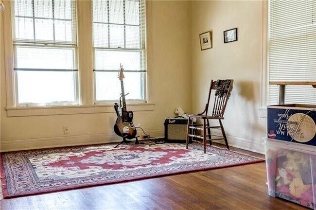 Photo - 1103 W 22nd St Unit #B