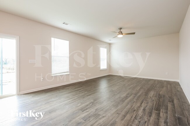 Photo - 701 Birchcrest Wy