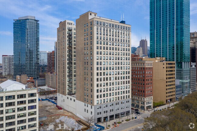 Photo - 910 Michigan Ave #608