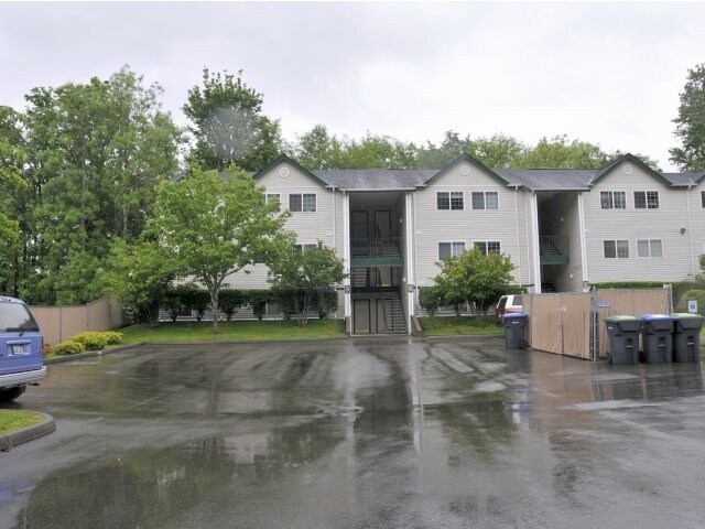 Creekside Apartments - Creekside Apartments