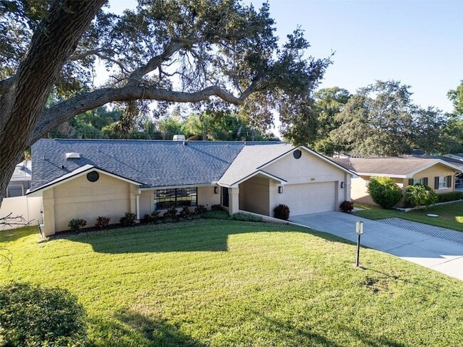 Building Photo - 1374 Viewtop Dr