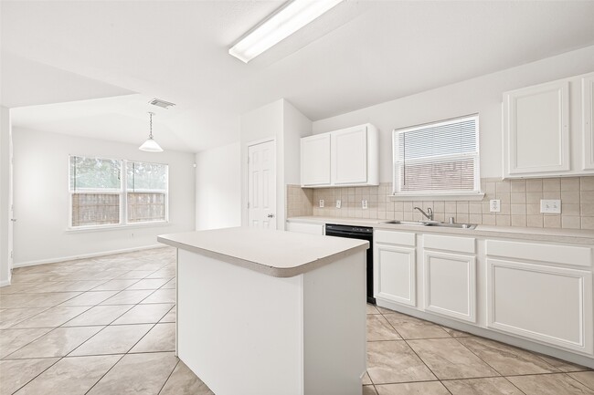 Building Photo - 2806 Powell Springs Ct