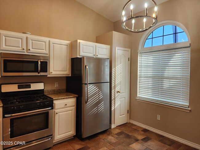 Photo - 200 Argonaut St