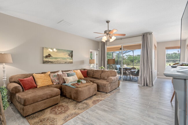 Photo - 825 Wildflower Rd