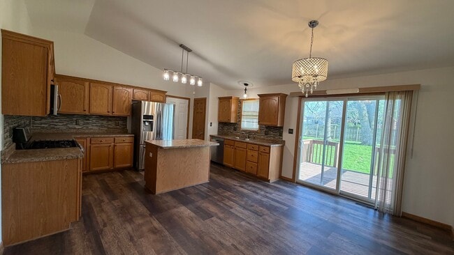 Photo - 6387 Amanda Dr