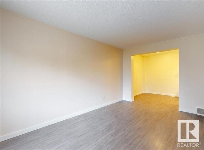 Photo - 4 C Callingwood Ct NW