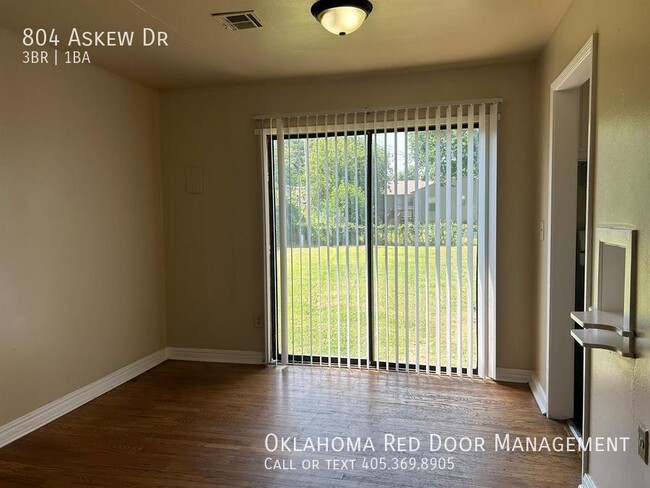 Photo - 804 Askew Dr