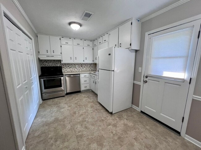 Photo - 4862 Valley Dale Dr SW Unit B