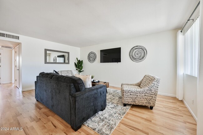 Photo - 1702 W Tuckey Ln Unit 230