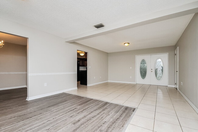 Photo - 3412 Groveview Dr