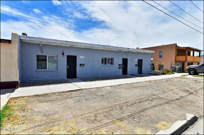Building Photo - 1908 Olive Ave Unit B