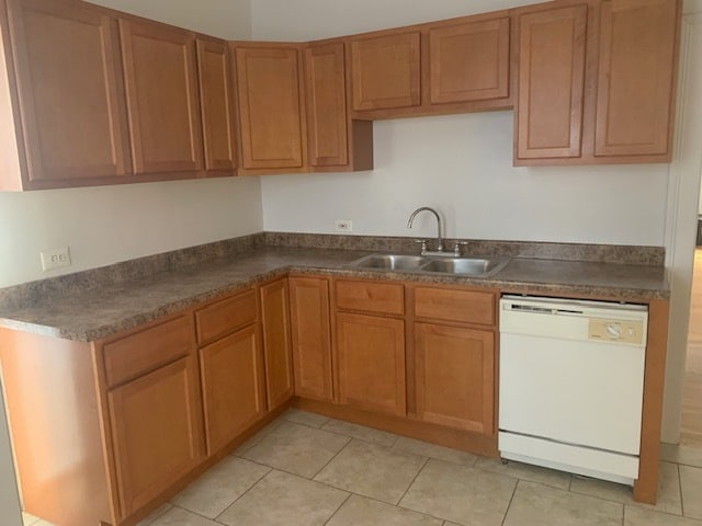 Building Photo - 3939 N Pine Grove Ave Unit 2 Rental