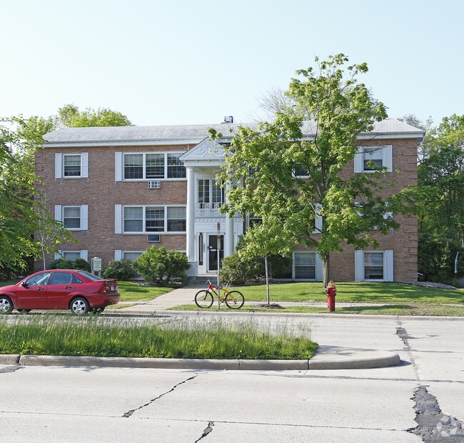 Photo - Highland Court Apartments