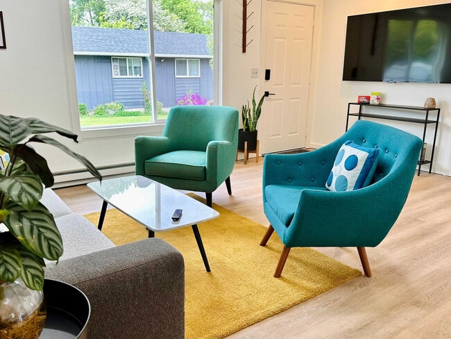 Photo - 2615 West St Unidad ID1352417P