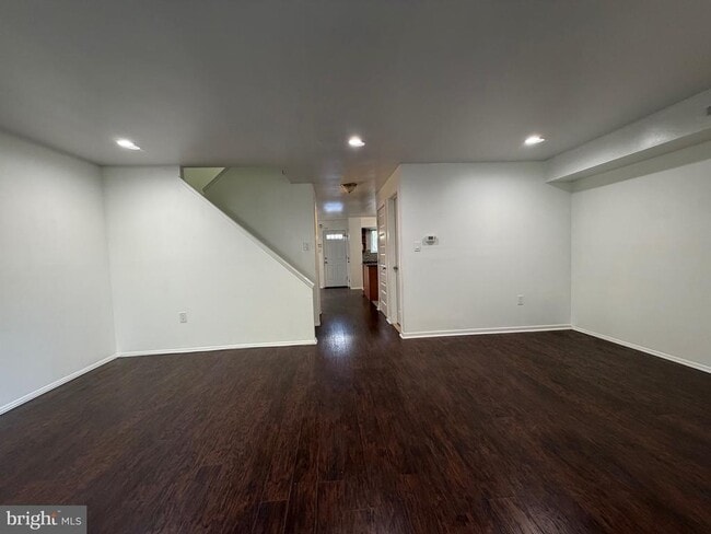 Photo - 7601 Crittenden St