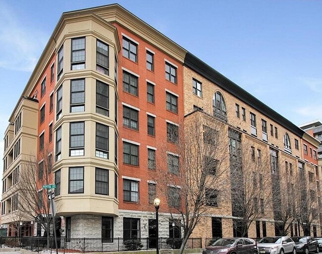 Building Photo - 830 Monroe St Unit 4I