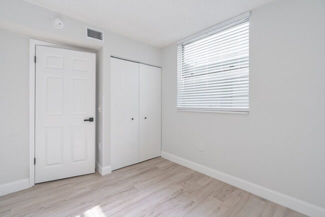 Photo - Vista Shores