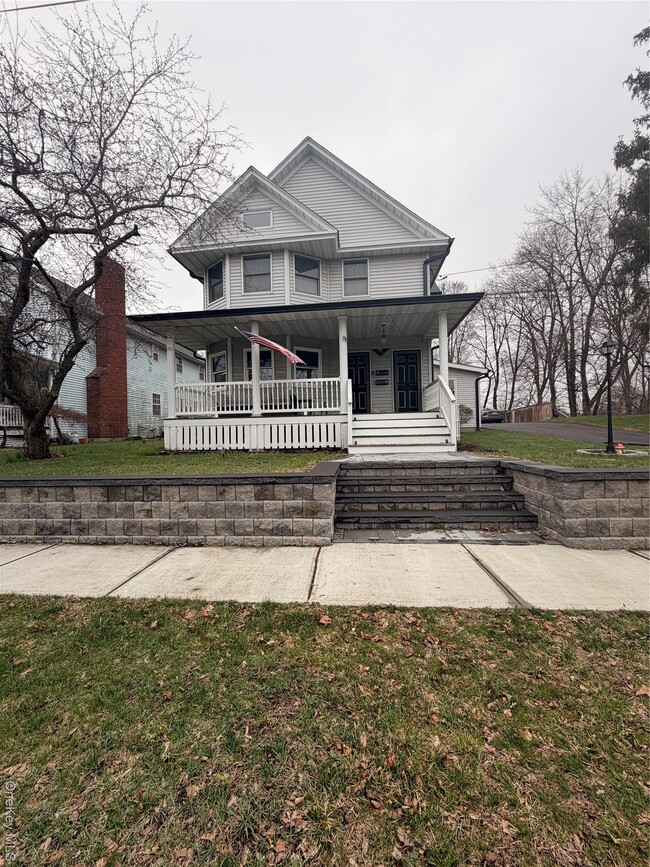 Building Photo - 81 S Mesier Ave