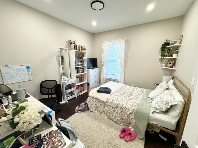 Photo - 777 Columbia Rd