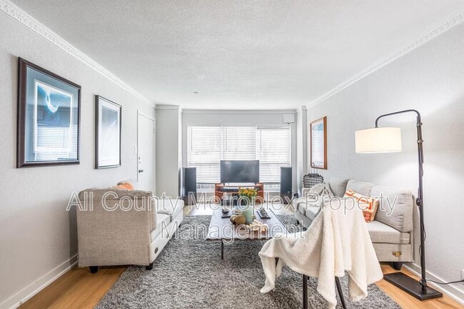 Photo - 7924 Royal Ln