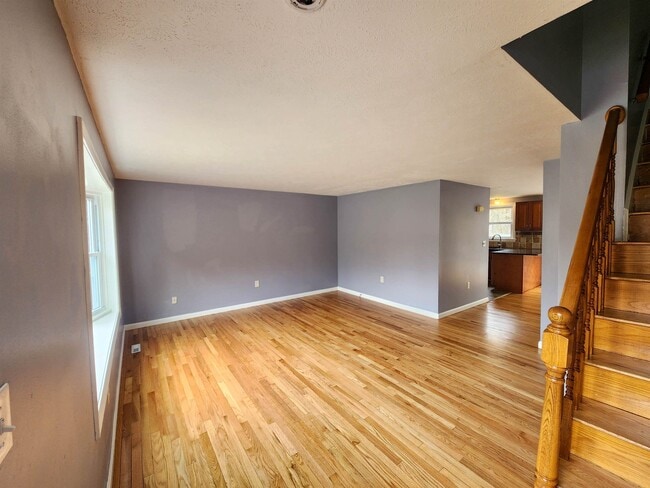 Photo - 67 Burgundy Dr