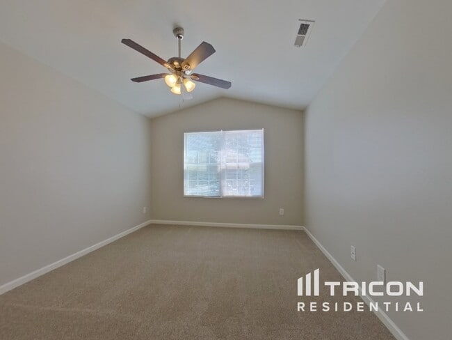 Photo - 5819 Hewitt Dr