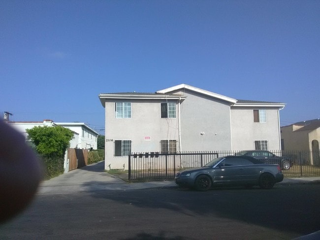 2106 South Ridgeley Drive - 2106 S Ridgeley Dr Unidad 3