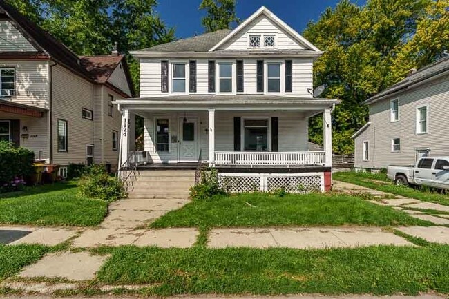 Photo - 1124 S State Ave