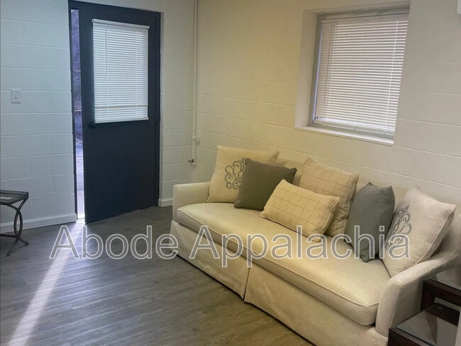 Photo - 126 Melvina Dr Unit #1