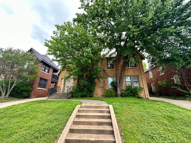 Building Photo - Plaza District / Classen 3 Bed Beauty! Rental