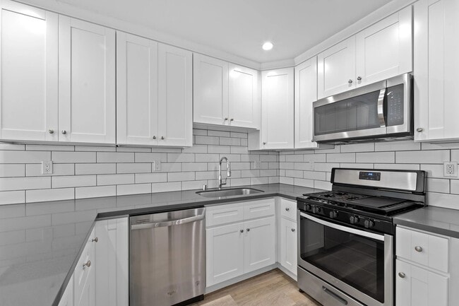 Photo - 1240 W 29th St Unidad 4