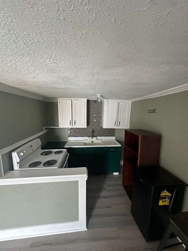 906 1/2 Panama St Unidad A