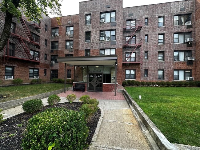 Building Photo - 3 Remsen Rd Unit 2M