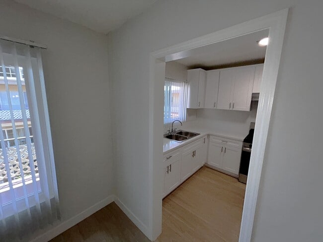 Photo - 340 Normandie Ave