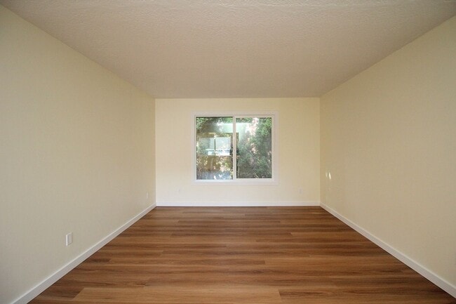 Photo - 1865-1865 SE Oak St Unit 1857