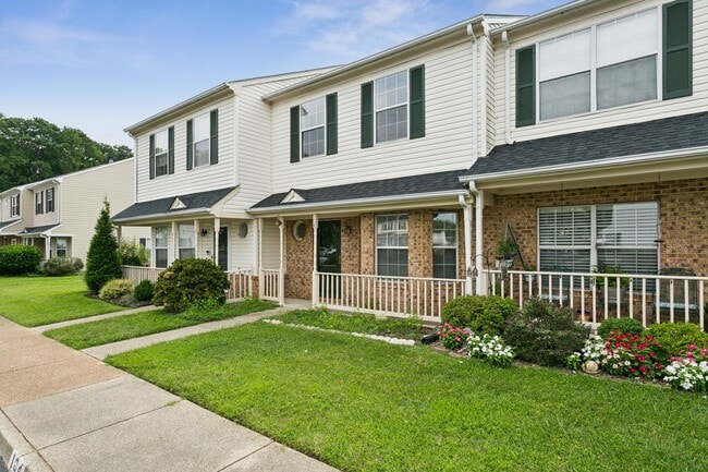 Photo - 104 Monument Ct